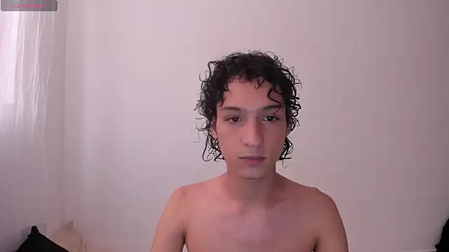 Snapshot of Danni_boy chatting on March 15, 10:33 pm Danni boy online show from March 15, 10:33 pm