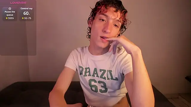 Snapshot of Danni_boy chatting on August 2, 10:08 pm Danni boy online show from August 2, 10:08 pm