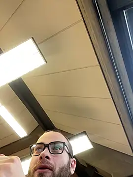 Snapshot of 0maxx00 chatting on January 7, 10:43 am 0maxx00 online show from January 7, 10:43 am