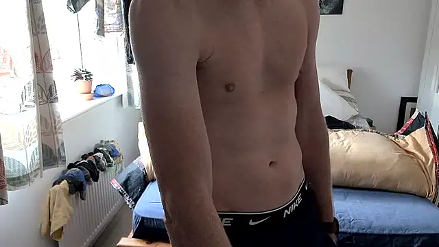 Snapshot of MattySubUK chatting on October 30, 2:18 pm MattySubUK online show from October 30, 2:18 pm