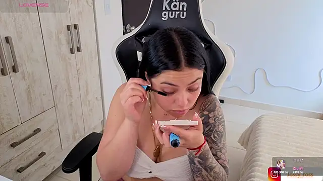 Victoryyy  online show from February 25, 5:11 pm