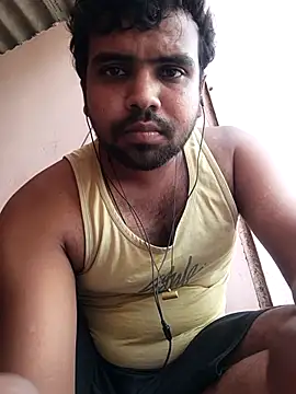 Snapshot of MeFeellove chatting on October 6, 8:34 am MeFeellove online show from October 6, 8:34 am