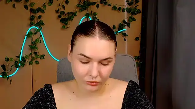 Snapshot of Glory_air chatting on May 11, 6:41 am Glory air online show from May 11, 6:41 am