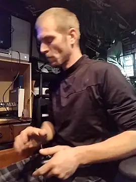 mrwinsalot88 online show from November 18, 8:08 am