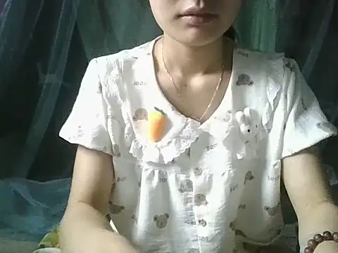 Snapshot of Be-MyMy chatting on April 18, 1:09 am Be-MyMy online show from April 18, 1:09 am