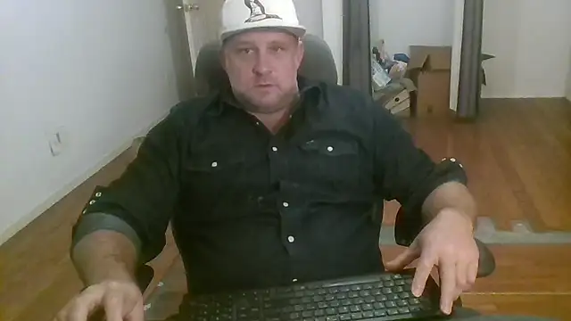Snapshot of poundyouout69 chatting on November 26, 10:11 pm poundyouout69 online show from November 26, 10:11 pm