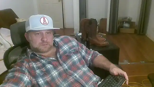 Snapshot of poundyouout69 chatting on February 15, 1:13 am poundyouout69 online show from February 15, 1:13 am