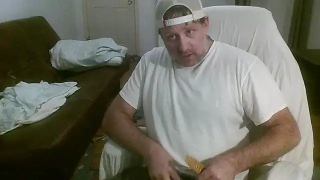 Snapshot of poundyouout69 chatting on July 25, 3:15 am poundyouout69 online show from July 25, 3:15 am
