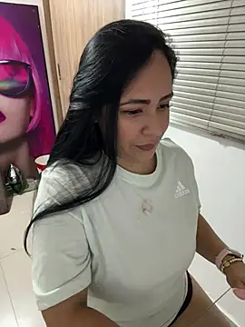 Snapshot of marta201_alfaro chatting on January 19, 10:50 am marta201 alfaro online show from January 19, 10:50 am