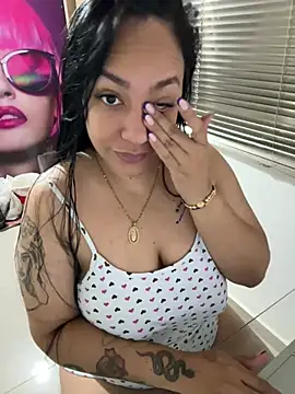 Snapshot of marta201_alfaro chatting on February 13, 1:37 pm marta201 alfaro online show from February 13, 1:37 pm