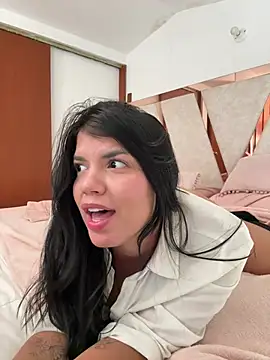 Snapshot of emma_lopes chatting on July 23, 1:58 am emma lopes online show from July 23, 1:58 am