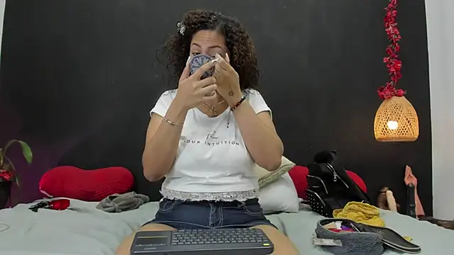 Snapshot of Luna_smit08 chatting on June 16, 8:55 pm Luna smit08 online show from June 16, 8:55 pm