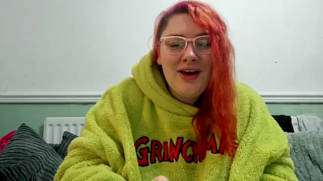 Snapshot of Bustycurves chatting on December 23, 9:08 pm Bustycurves online show from December 23, 9:08 pm