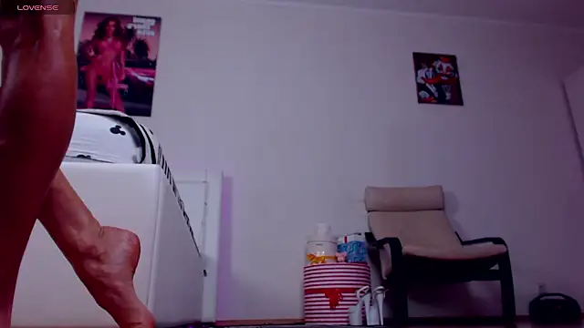 Snapshot of Sonja_Stripper_Ray chatting on November 7, 9:53 am Sonja Stripper Ray online show from November 7, 9:53 am