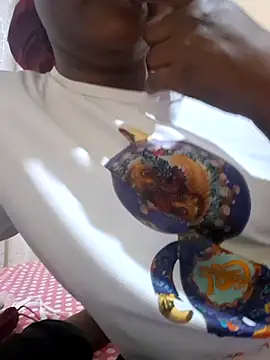 Snapshot of Freya_004 chatting on October 2, 6:48 pm Freya 004 online show from October 2, 6:48 pm