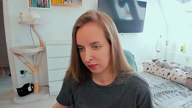 Snapshot of violet_blue_eyes chatting on June 22, 2:14 pm violet blue eyes online show from June 22, 2:14 pm