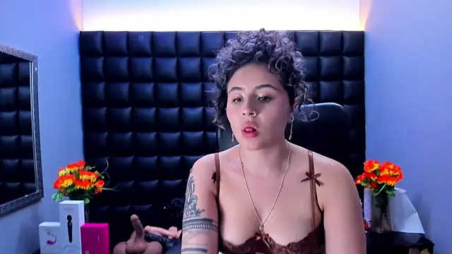 Snapshot of celeste_blue69 chatting on June 5, 7:36 am celeste blue69 online show from June 5, 7:36 am