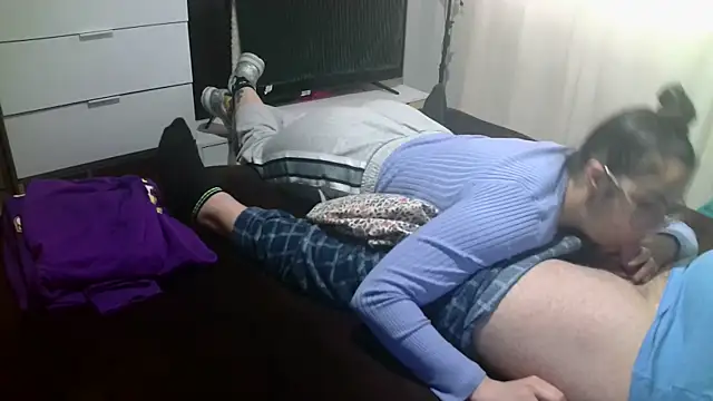 Snapshot of eljosipe chatting on February 18, 12:06 pm eljosipe online show from February 18, 12:06 pm