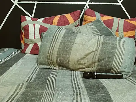 YummyChocolatexx2 online show from March 2, 4:50 am