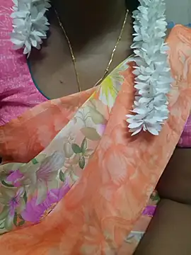 Snapshot of Janavi-janu chatting on November 1, 5:48 pm Janavi-janu online show from November 1, 5:48 pm