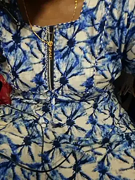 Snapshot of Janavi-janu chatting on November 2, 9:33 am Janavi-janu online show from November 2, 9:33 am