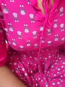 Snapshot of Janavi-janu chatting on November 13, 10:08 pm Janavi-janu online show from November 13, 10:08 pm