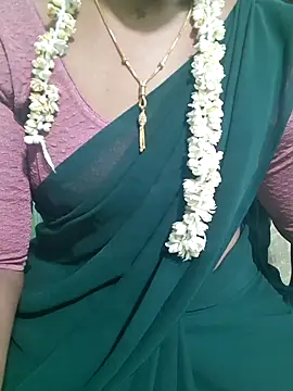 Snapshot of Janavi-janu chatting on December 2, 4:57 pm Janavi-janu online show from December 2, 4:57 pm