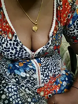 Snapshot of Janavi-janu chatting on December 17, 5:35 am Janavi-janu online show from December 17, 5:35 am