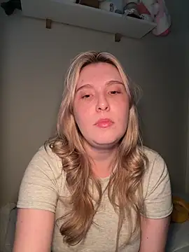Snapshot of MissLinda chatting on April 2, 3:15 am MissLinda online show from April 2, 3:15 am