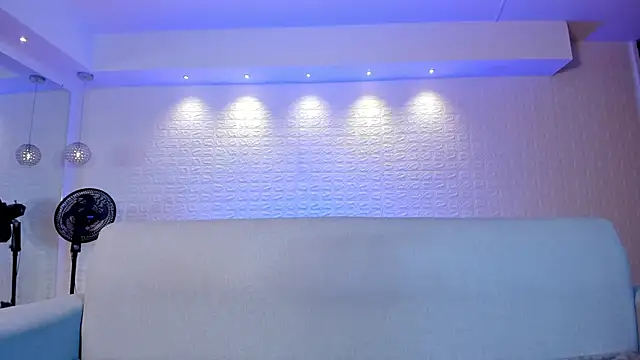 violet scott online show from January 28, 1:59 pm