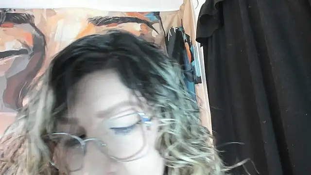 Snapshot of eva1saenz chatting on June 10, 8:41 pm eva1saenz online show from June 10, 8:41 pm