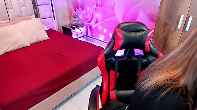 Yelena mutiz online show from December 15, 1:37 pm