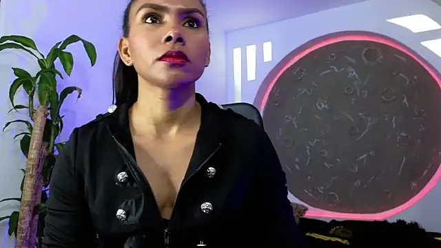 Snapshot of Tatianabr_01 chatting on December 17, 8:26 pm Tatianabr 01 online show from December 17, 8:26 pm