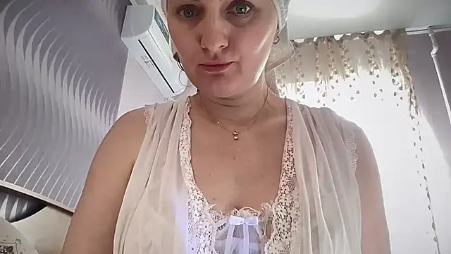 Snapshot of Viola_sweet chatting on May 31, 4:53 am Viola sweet online show from May 31, 4:53 am