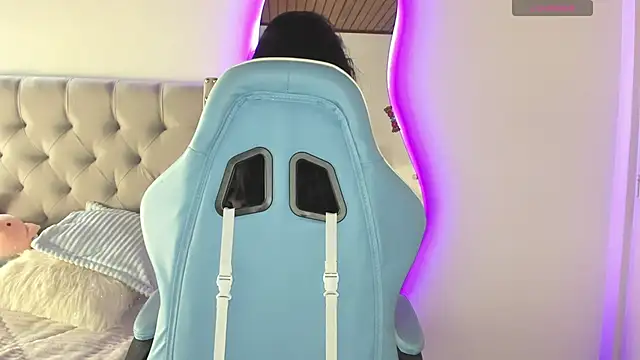 Snapshot of Violet_Rost chatting on December 12, 2:33 pm Violet Rost online show from December 12, 2:33 pm