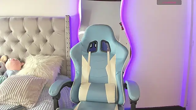 Snapshot of Violet_Rost chatting on January 9, 2:07 pm Violet Rost online show from January 9, 2:07 pm