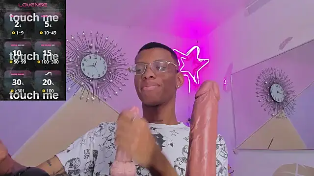 Snapshot of Tiffany_Valentine15 chatting on November 10, 6:51 pm Tiffany Valentine15 online show from November 10, 6:51 pm