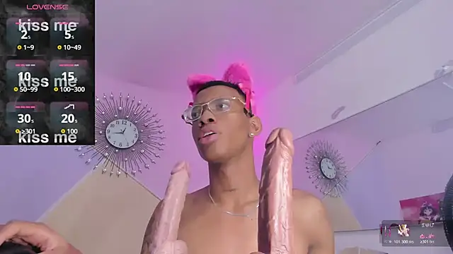 Snapshot of Tiffany_Valentine15 chatting on November 15, 7:32 pm Tiffany Valentine15 online show from November 15, 7:32 pm