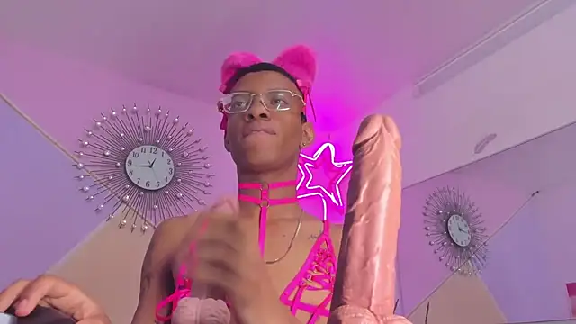 Snapshot of Tiffany_Valentine15 chatting on November 22, 12:26 pm Tiffany Valentine15 online show from November 22, 12:26 pm