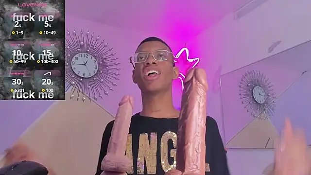 Snapshot of Tiffany_Valentine15 chatting on November 27, 12:40 pm Tiffany Valentine15 online show from November 27, 12:40 pm