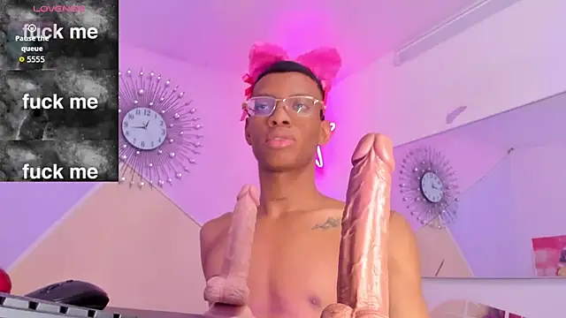 Snapshot of Tiffany_Valentine15 chatting on November 28, 12:52 pm Tiffany Valentine15 online show from November 28, 12:52 pm