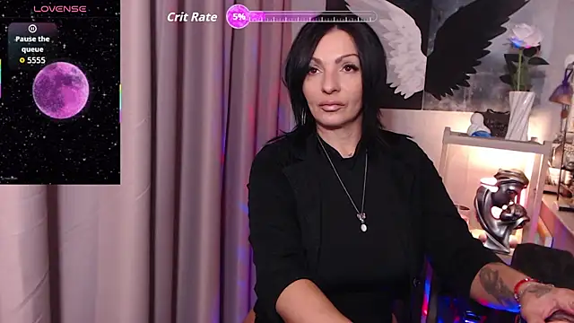 Snapshot of israakarmaa chatting on November 4, 5:50 am israakarmaa online show from November 4, 5:50 am