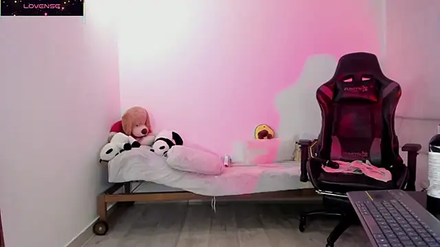 Biancastrongg online show from November 29, 3:09 am