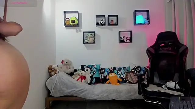 Biancastrongg online show from June 17, 2:36 am