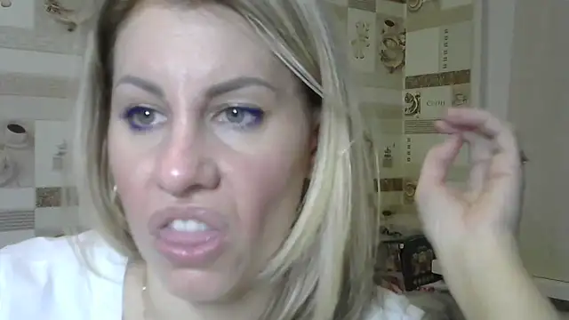 TherestlessKitty online show from December 18, 11:13 am