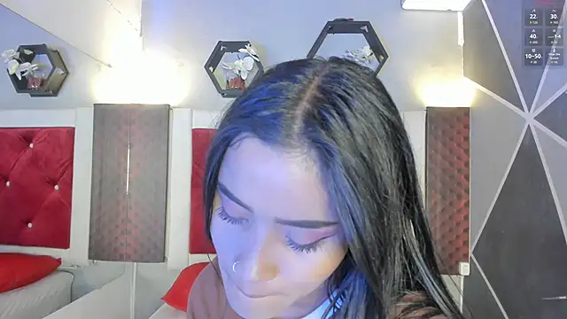 Snapshot of Karoll014 chatting on May 26, 12:12 pm Karoll014 online show from May 26, 12:12 pm