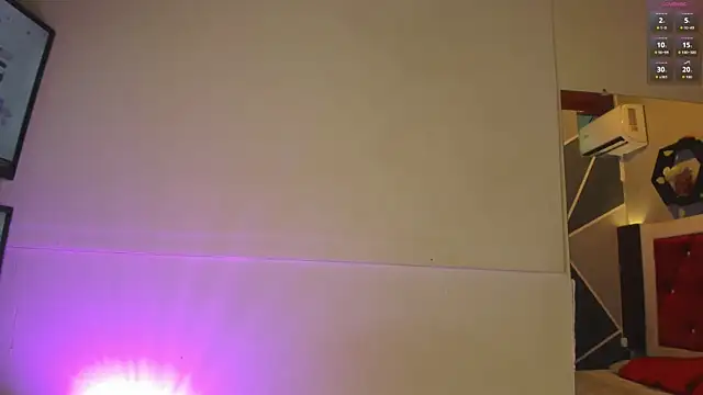 Snapshot of Karoll014 chatting on June 13, 3:43 pm Karoll014 online show from June 13, 3:43 pm