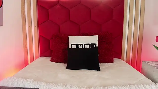 Snapshot of Tayzon_Foxxx chatting on July 6, 8:22 pm Tayzon Foxxx online show from July 6, 8:22 pm