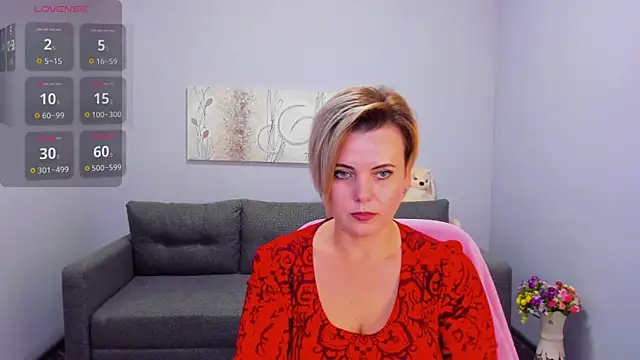 Julia Wilsone online show from November 6, 6:47 am