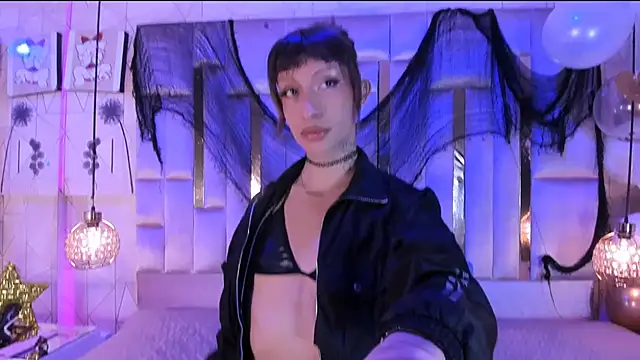 Snapshot of MadisonWood01 chatting on December 1, 7:35 am MadisonWood01 online show from December 1, 7:35 am